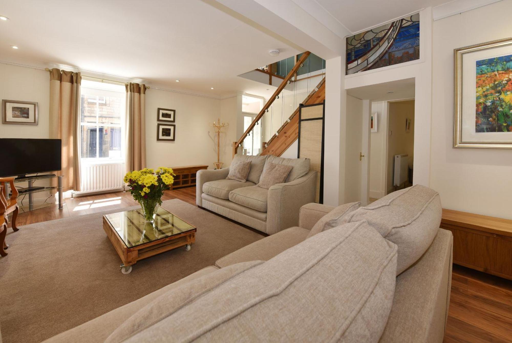 Apartment House On The Harbour -